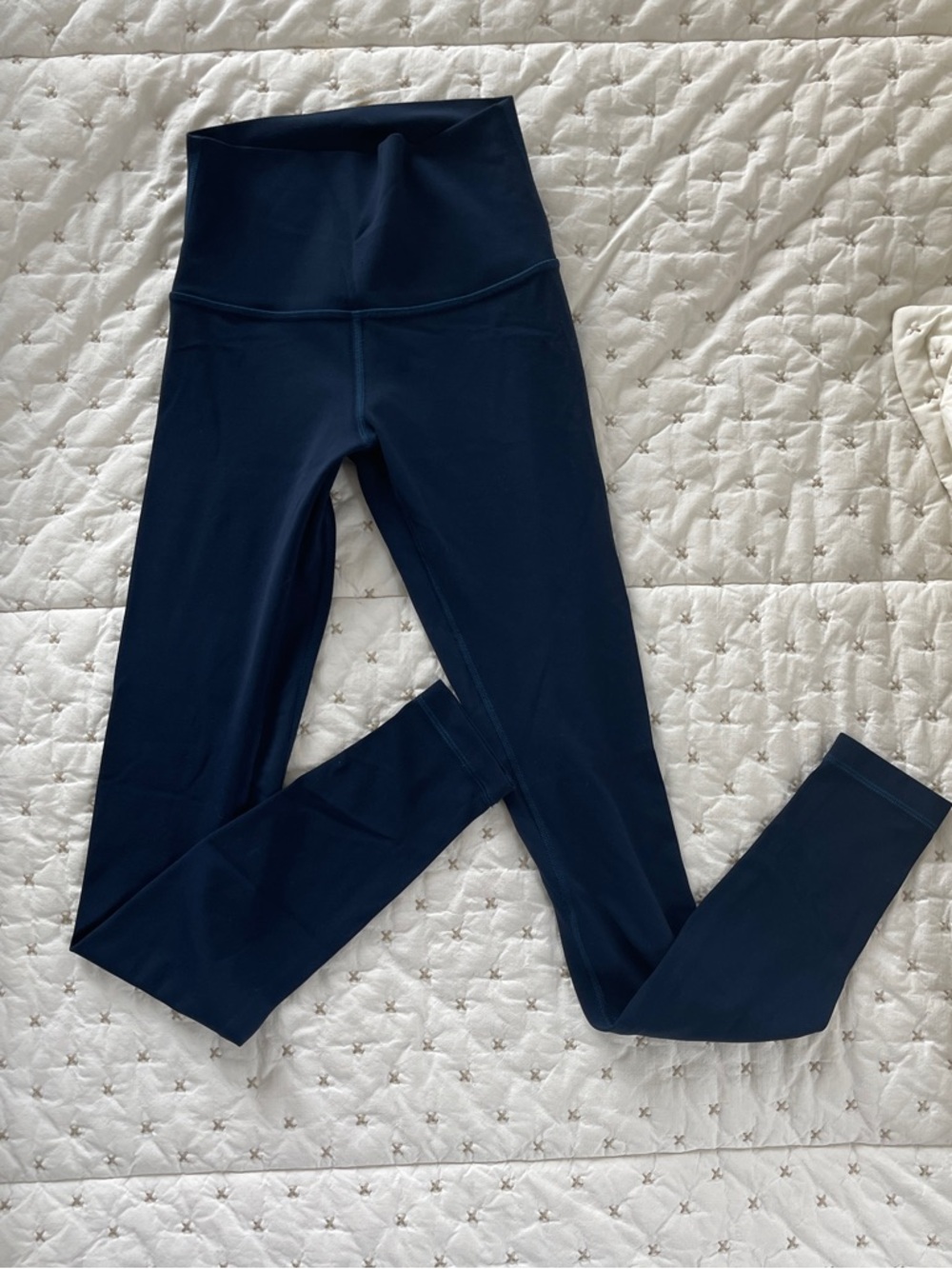 Lululemon High-Waist Ladies Navy Leggings 6